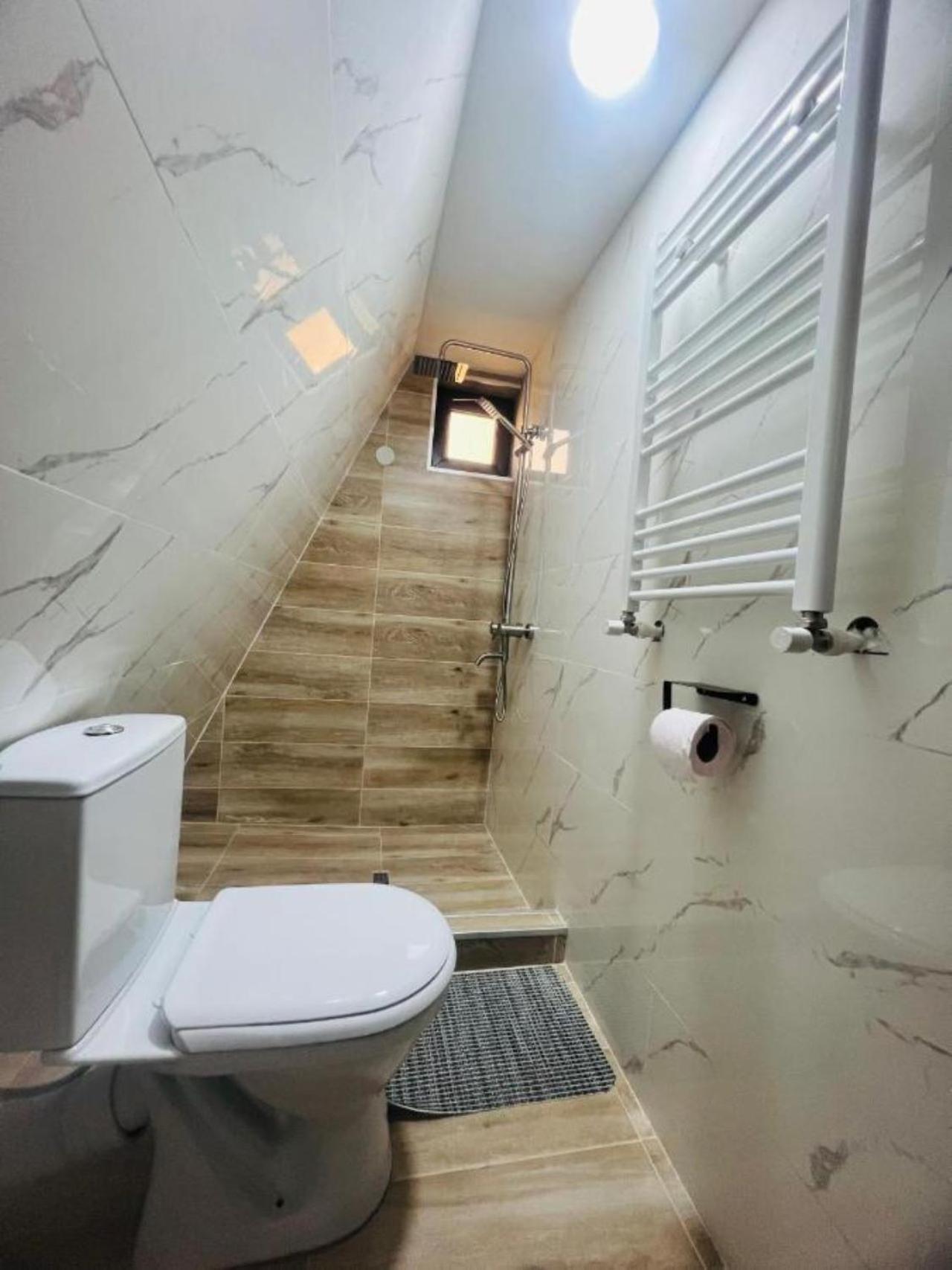 Pyramid Kazbegi Hotel Екстериор снимка