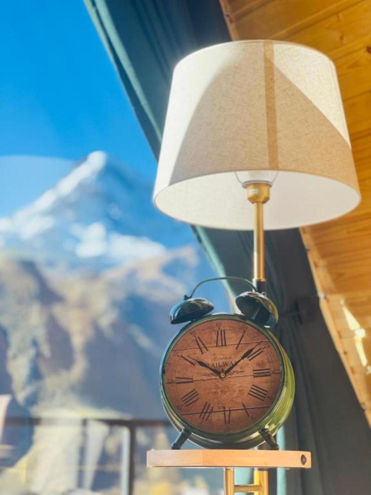 Pyramid Kazbegi Hotel Екстериор снимка